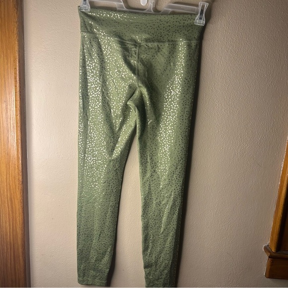 Girls XL Nike Dri Fit Green With Gold Sparkle Athletic Leggings - Picture 4 of 6